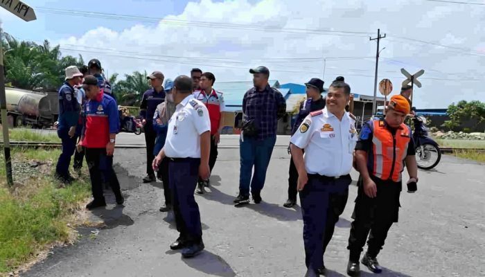 Identifikasi Potensi Kerawanan Perlintasan Sebidang, Baltek Perkeretaapian, Dishub Sumut dan DPRD Batu Bara Tinjau Jalur KA Bandar Tinggi – Kuala Tanjung