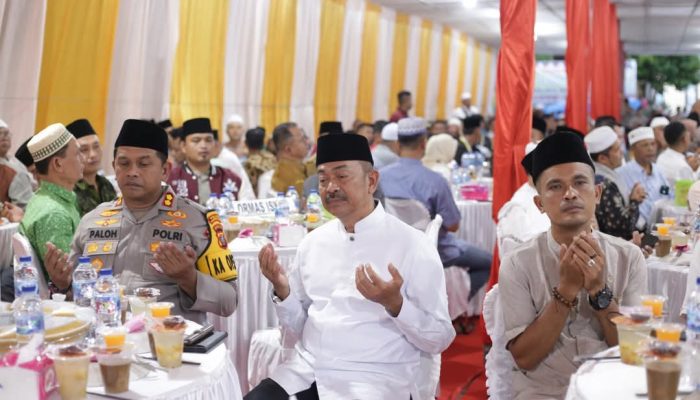 Bupati Saipullah Buka Puasa Bersama di Mako Polres Madina