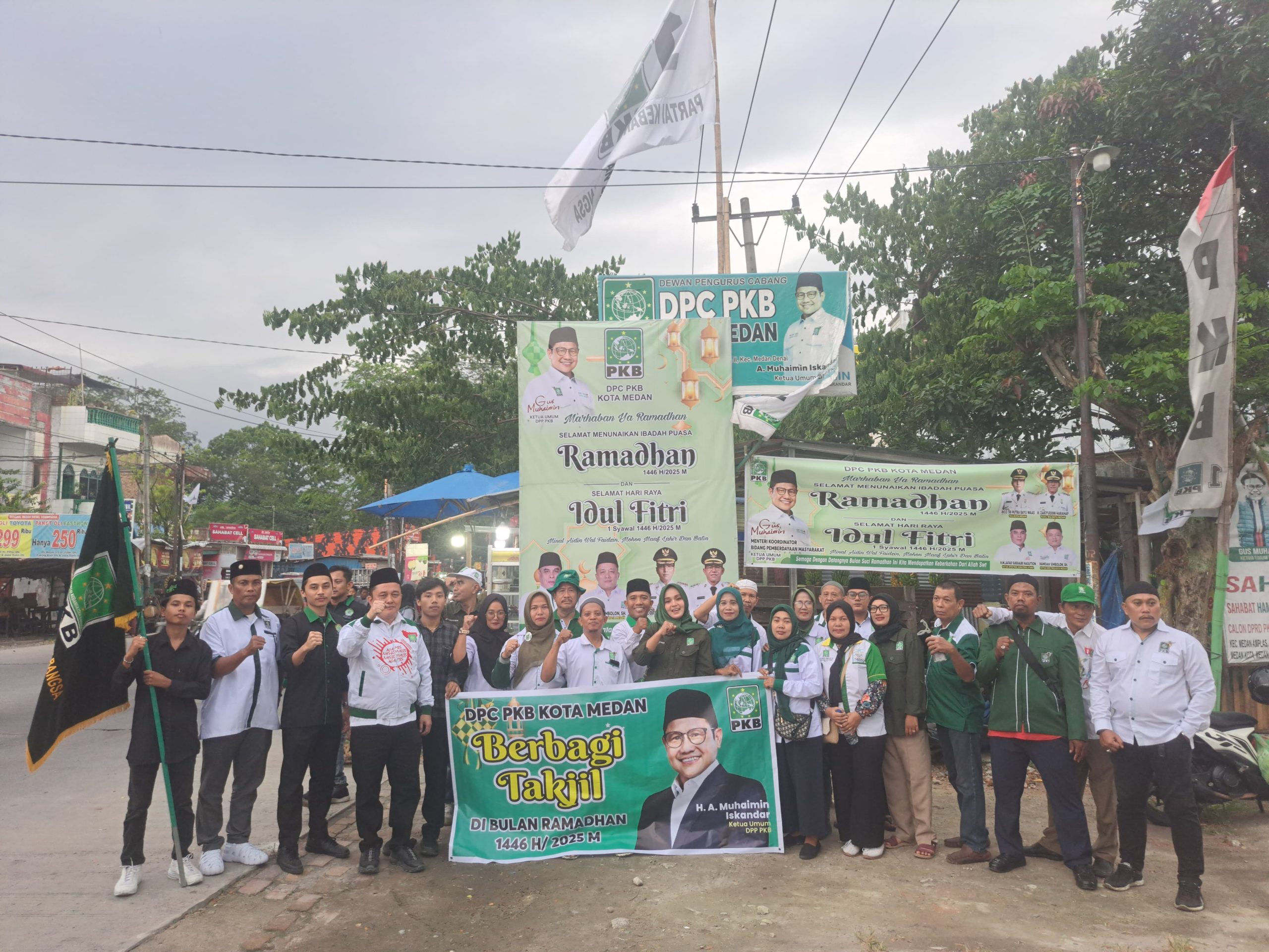 Berbagi Takjil dan Sembako