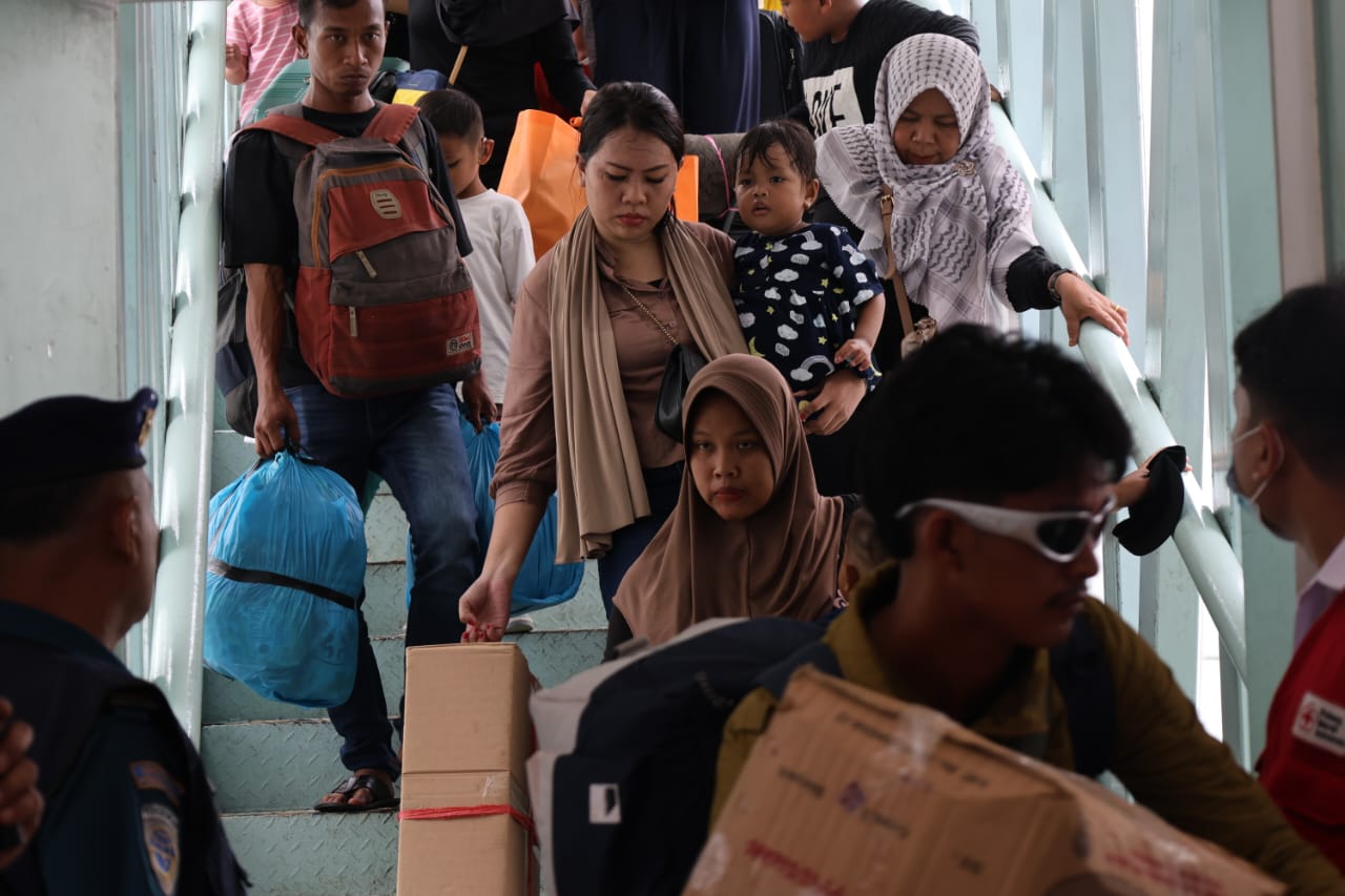 Moda Kereta Api dan Bus