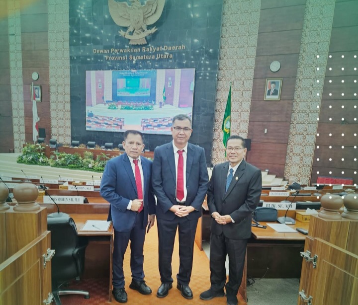 Hadiri Rapat Paripurna