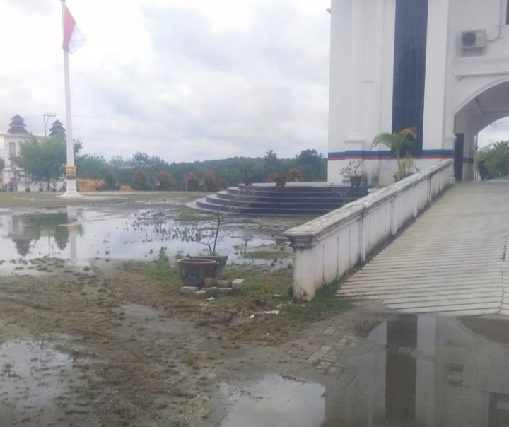 Kantor DPRD Labusel