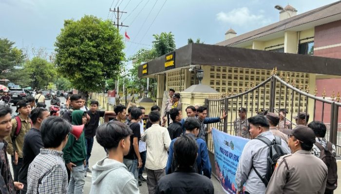Gelar Aksi di Mapolrestabes Medan, AMCTA Desak Polisi Tangkap Direktur PT MAS Karena Diduga Tak Miliki Legalitas Usaha