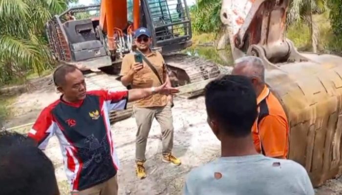 Portal Jalan di Desa Gambus Laut Dibongkar, Masyarakat Bisa Kembali Melintas