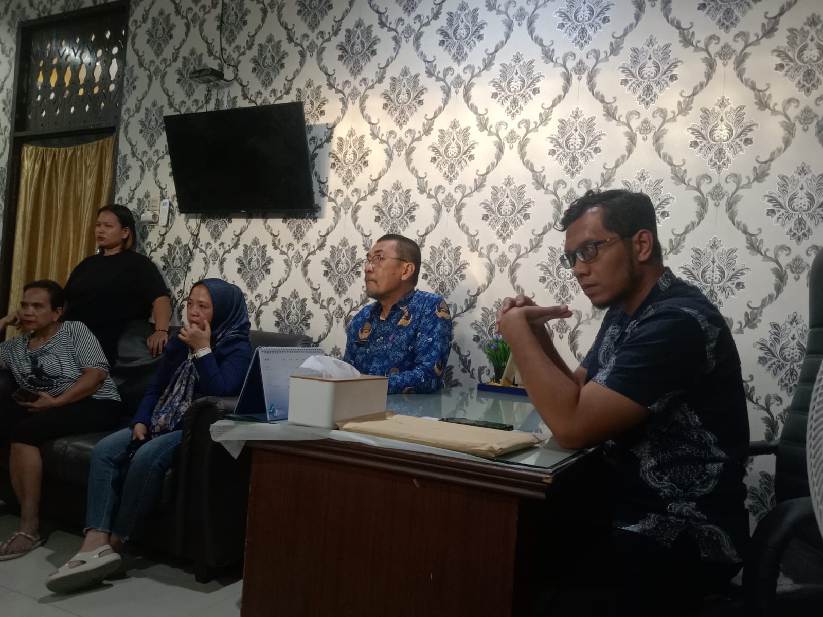Bantuan Tak Adil Warga Protes