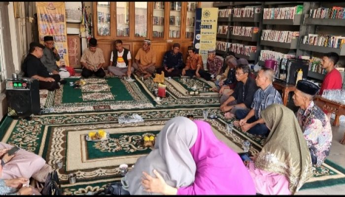 Baca Puisi dan Halal bil Halal Komunitas Peduli Seniman Sumut Merayakan Hari Puisi Nasional 2025