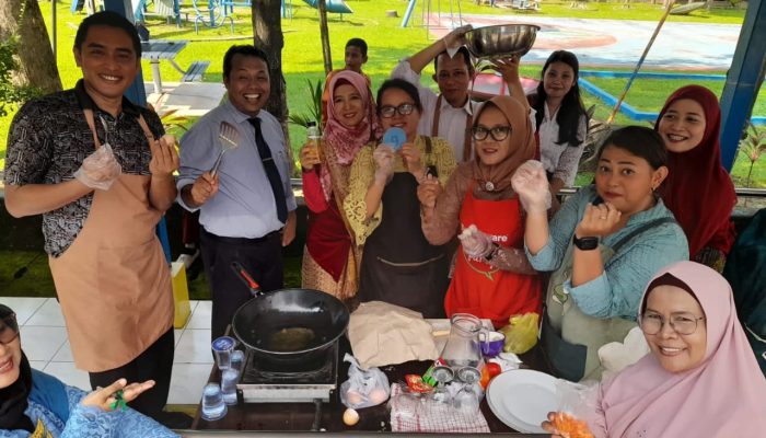 Tari, Tawa, dan Nasi Goreng: Cara Unik SLB E Pembina Medan Rayakan Hardiknas 2025