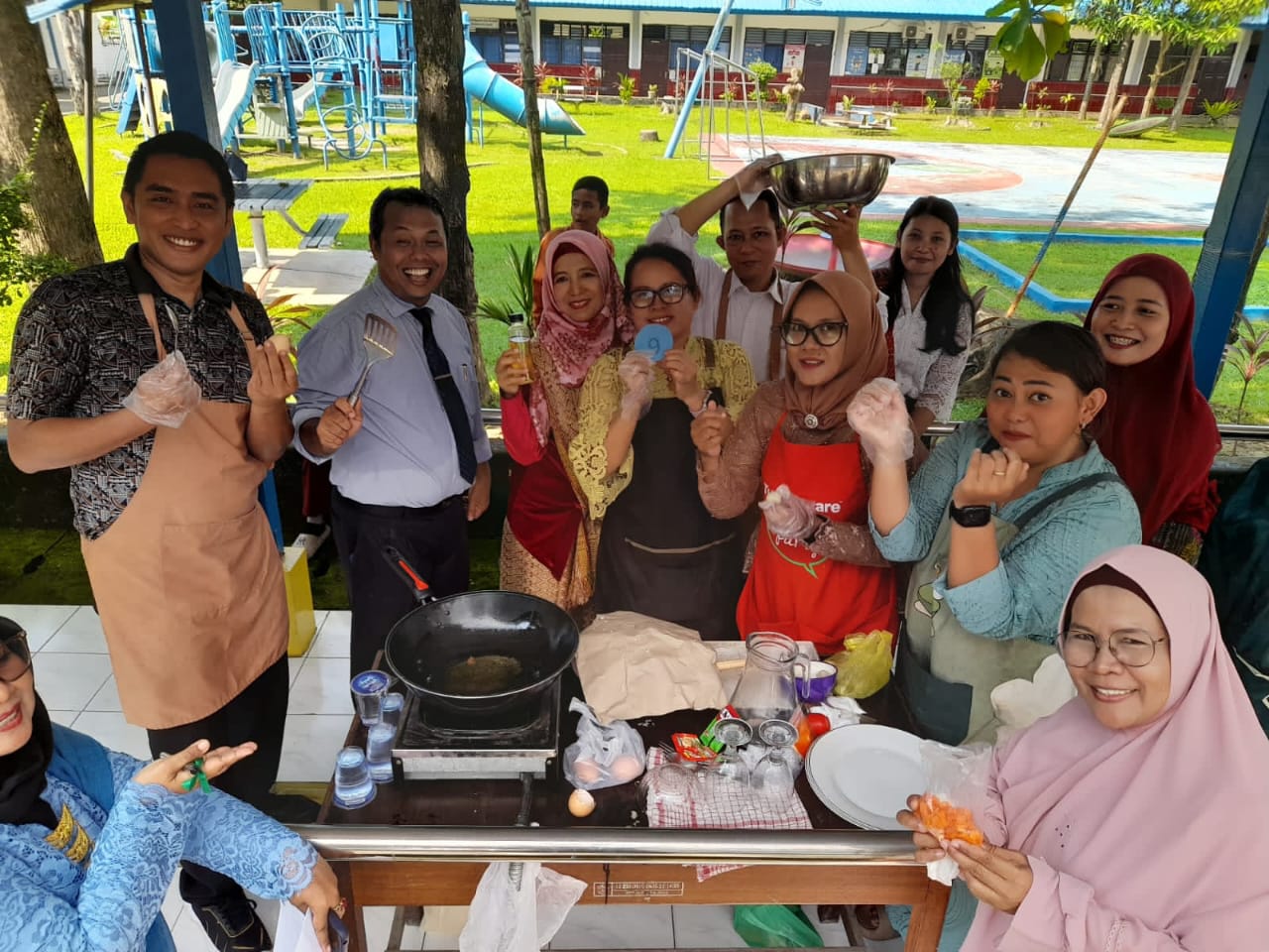 Tari, Tawa dan Nasi Goreng