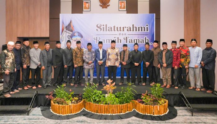 Silaturahmi dengan Niniak Mamak Kurai Limo Jorong, Wamen Ossy Tegaskan Negara Hadir Lindungi Tanah Ulayat