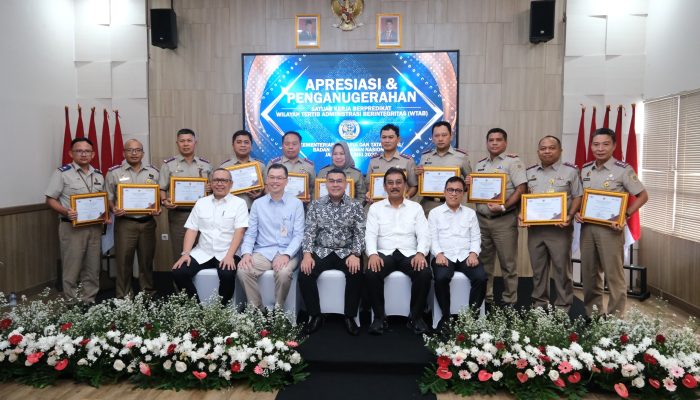 Anugerahkan WTAB ke 11 Kantor Pertanahan, Wamen Ossy Tegaskan Arah Birokrasi Kementerian ATR/BPN yang Bersih dan Berintegritas
