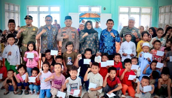 Tepati Janji Pilkada, Wabup Madina Atika Azmi Santuni Anak Yatim di Nagajuang