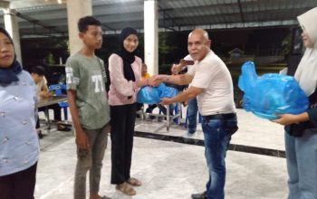 Ketua PBVSI Kota Binjai Serahkan Bantuan Sarana Olahraga kepada Atlet dan Klub Voli