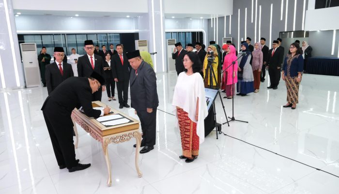 Lantik Pejabat Struktural dan Fungsional, Wamen Ossy Minta Jajaran Bekerja Adaptif terhadap Tantangan Zaman