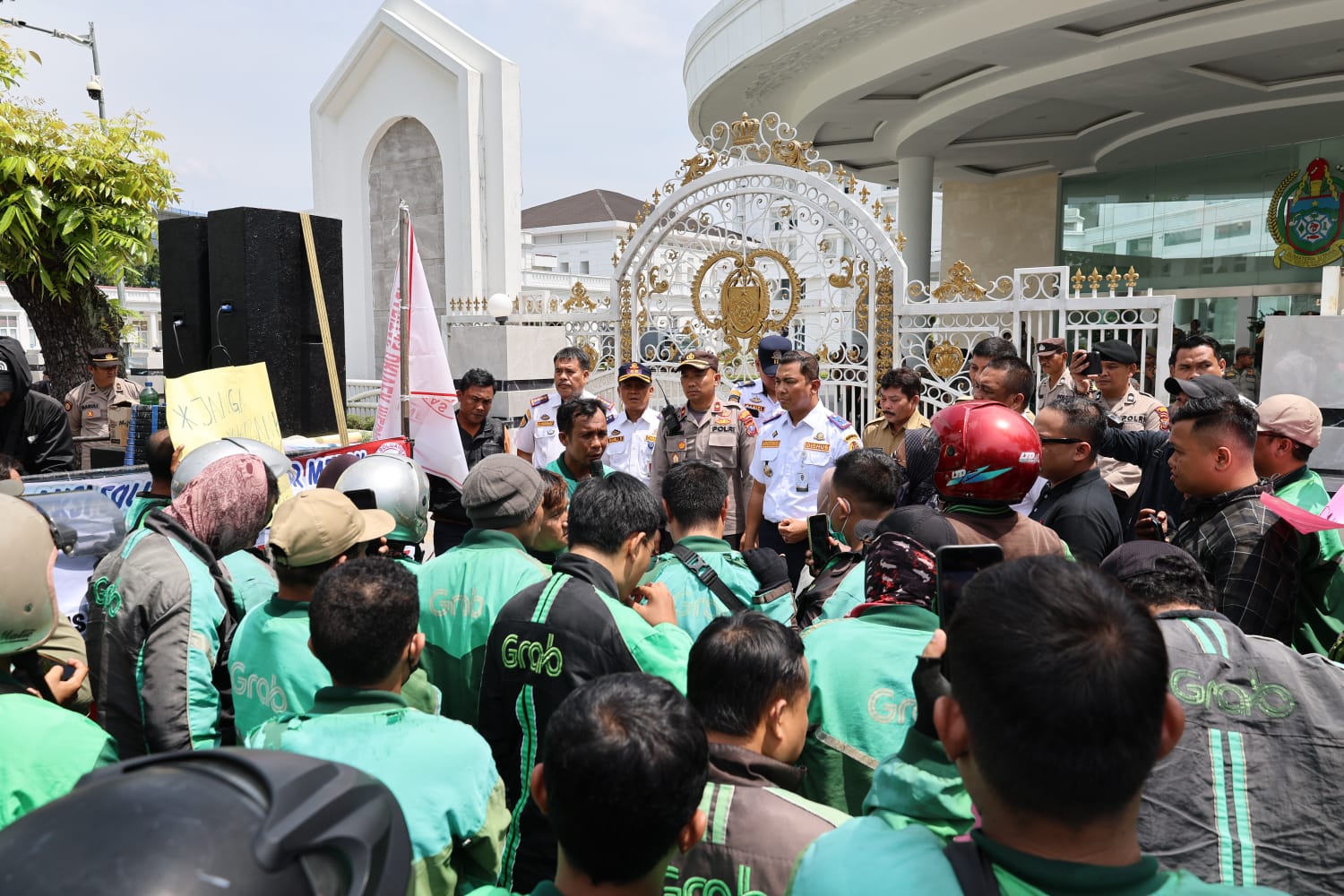 Bentuk Satgas Pengawasan