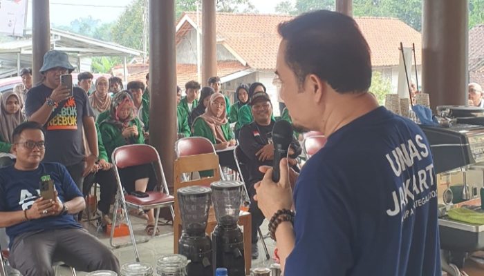 Mahasiswa Magister Ilmu Politik FISIP UNAS Jakarta Laksanakan Pengabdian Masyarakat di Tegal: Dorong Partisipasi Politik dan Pelatihan Barista