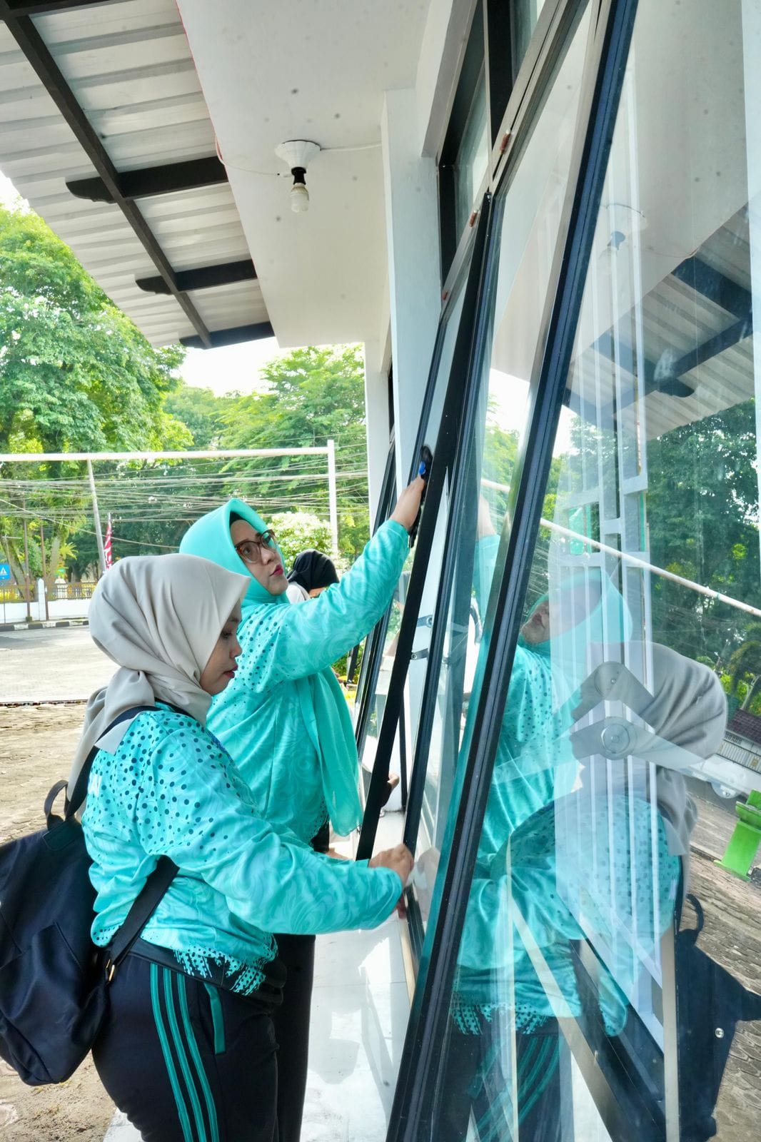 Bersihkan Gedung