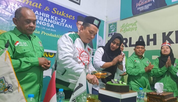 Peringati Harlah ke-27, PKB Kota Medan Gelar Bakti Sosial dan Pemotongan Tumpeng