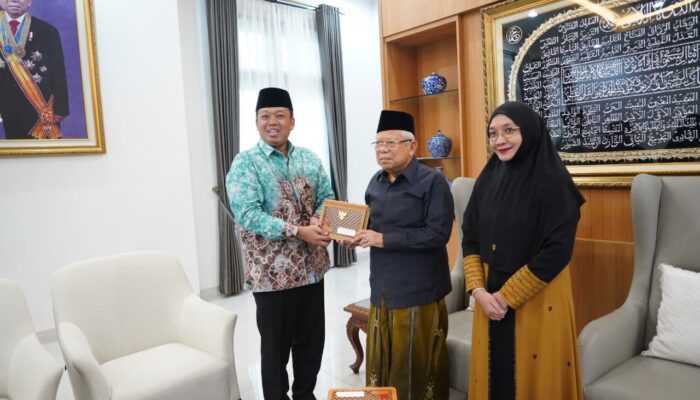 Wakili Pemerintah, Menteri Nusron Antar Undangan Upacara Peringatan HUT ke-80 RI untuk Wapres ke-13 K.H. Ma’ruf Amin