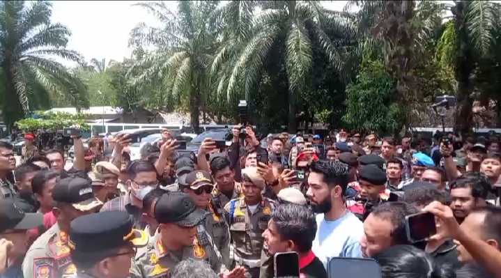 Pembongkaran Markas GRIB Ricuh