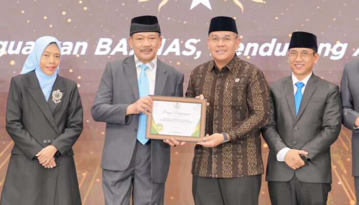 Wamen ATR/BPN Ossy Dermawan Terima Penghargaan Baznas Award 2025