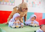 Tinjau Program MBG, Wabup Madina Sampaikan Ucapan Terima Kasih Siswa untuk Presiden Prabowo