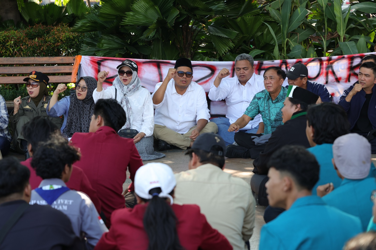 Temui Demo Mahasiswa