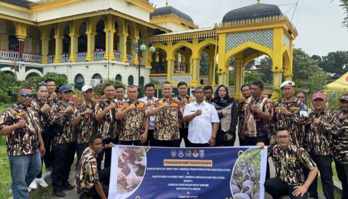 Kanwil Ditjenpas Sumut Tanam 1.940 Bibit Kelapa, Dukung Program Nasional Ketahanan Pangan