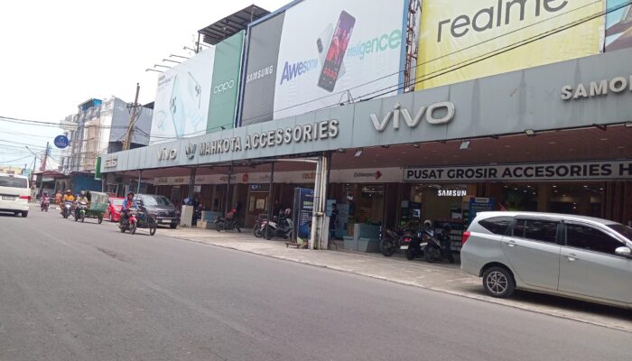 Toko Ponsel Diduga Serobot Trotoar di Binjai, Warga Desak Pemko Bertindak Tegas