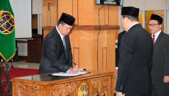 Lantik Pejabat Struktural, Menteri ATR/Kepala BPN: Layani Masyarakat dengan Hati, Bukan Transaksi
