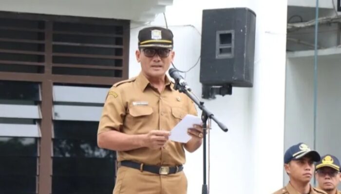 Joner Pimpin Apel Gabungan, Berikan Cinderamata kepada ASN Purna Bakti dan Ingatkan Pentingnya Olahraga