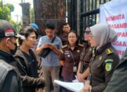 Dugaan Korupsi Rp100 Miliar Smart Board dan Meubilair, Mahasiswa ‘Geruduk’ Kejati Sumut dan Kantor Gubernur