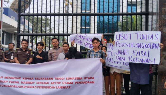 PERMAK Kembali Demo Kejati Sumut, Desak Penangkapan Mantan Pj Bupati Langkat Terkait Kasus Smartboard