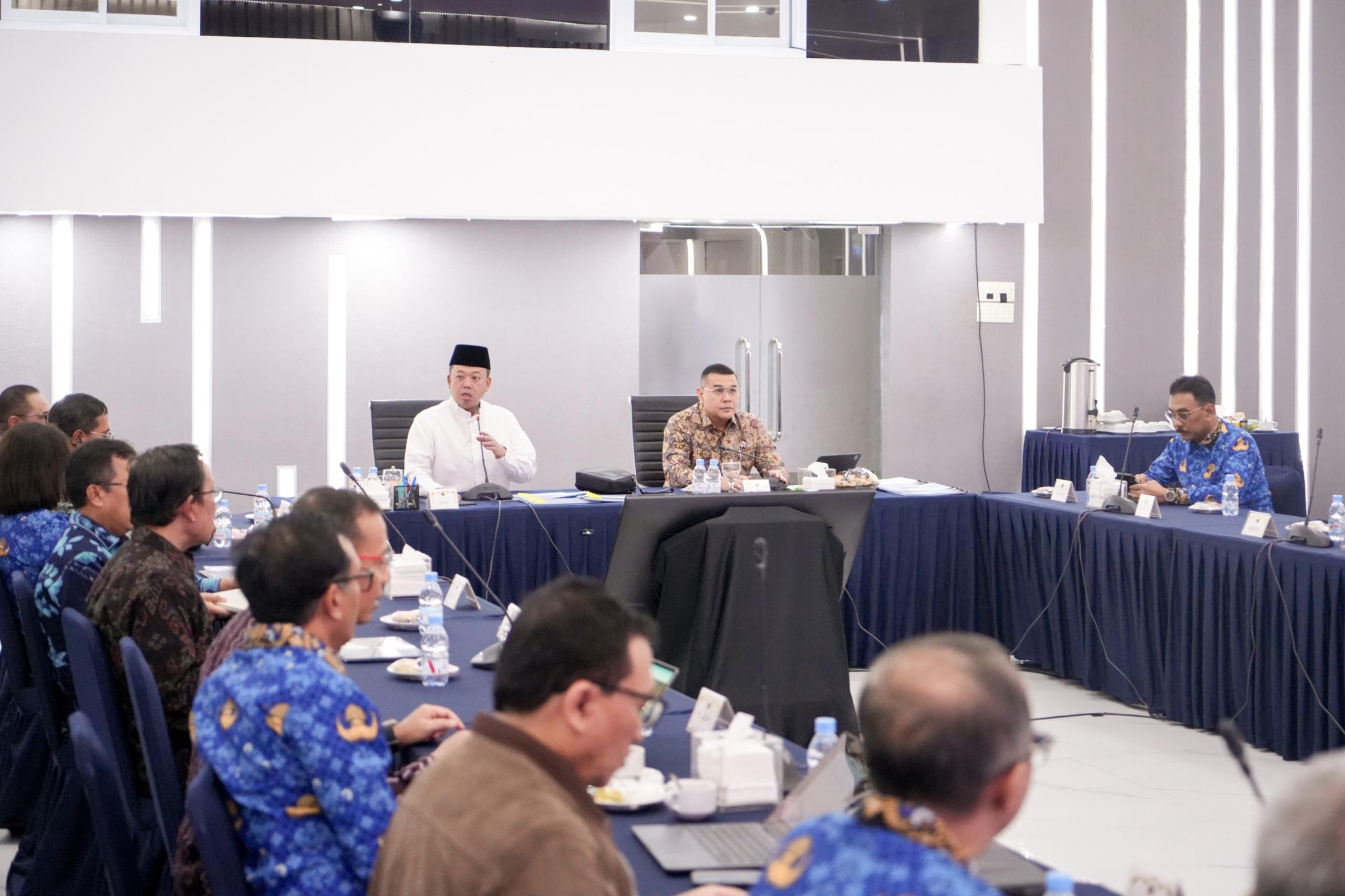Pantau Progres Kerja