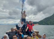 36 Tahun Berselang, Alumni Kelas III Biologi 2 SMANSA Binjai Rayakan Reuni Ceria Bertajuk “Temu Kangen Gabioda” di Danau Toba