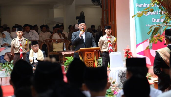 Peringati Hari Santri Nasional 2025, Menteri Nusron: Jadi Generasi yang Menyejahterakan Rakyat Indonesia