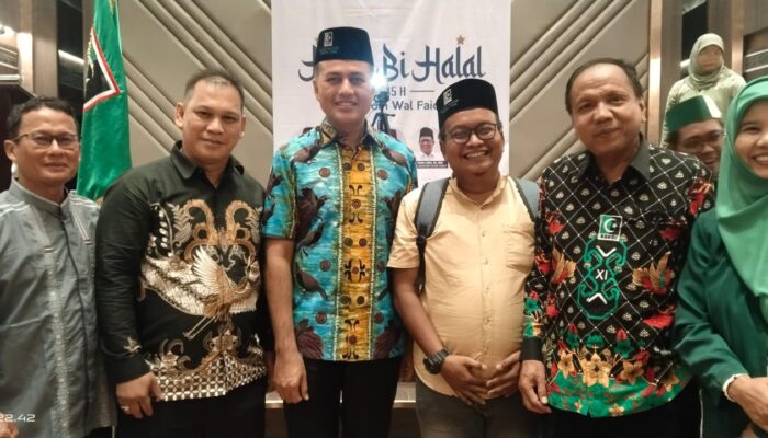 Relevansi Dunia Pesantren di Era Modern: Menemukan Kembali Roh Zaman dan Akar Peradaban Bangsa