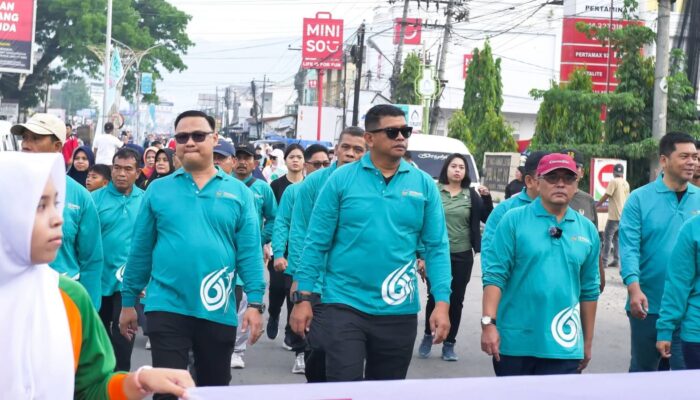 Pemkab Madina Rayakan HKN ke-61 dengan Jalan Sehat dan Pemeriksaan Kesehatan Gratis