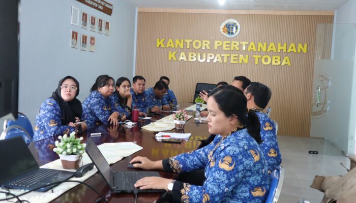 BPN Toba Perkuat Komitmen Pelayanan Melalui Rapat Evaluasi Penyelesaian Tunggakan