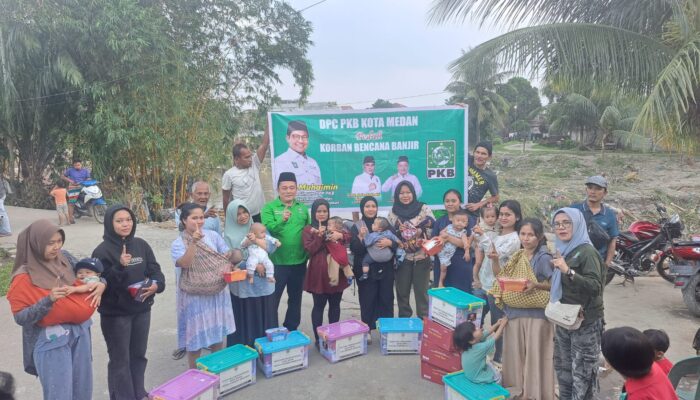 PKB Kota Medan Ringankan Duka Korban Banjir: Haru di Menteng VII Saat Perlengkapan Ibu dan Bayi Dibagikan