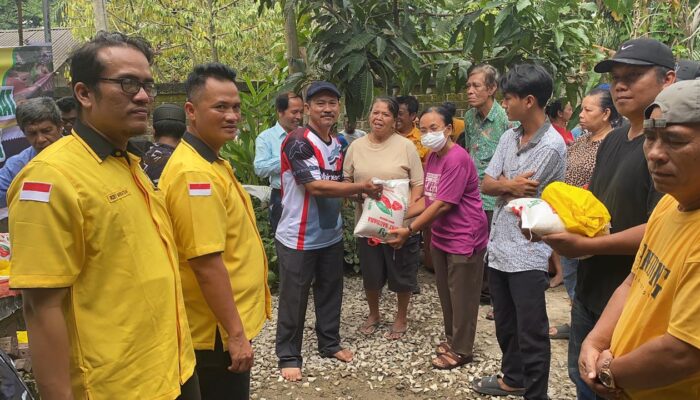 Mangihut Sinaga Salurkan 2.000 Paket Sembako untuk Korban Banjir di Binjai dan Langkat