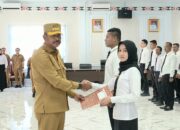 Lantik Dua CPNS Alumni IPDN