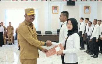 Lantik Dua CPNS Alumni IPDN