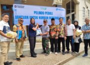 Direktur SDM dan Umum PT Pelindo Salurkan Bantuan Langsung untuk Warga terdampak Banjir