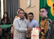 Serahkan Sertipikat Tanah