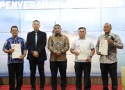 Serahkan Sertipikat Rumah Ibadah