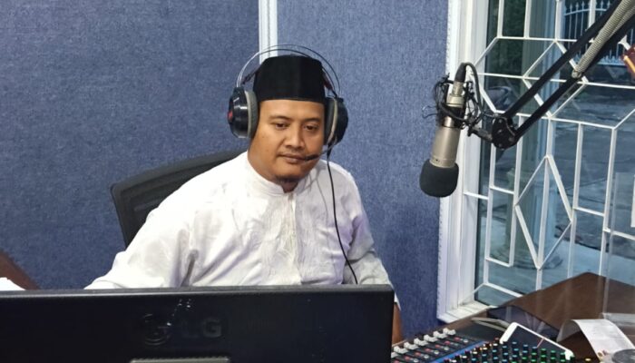 Sapa Umat Lewat Udara, Penyuluh Agama KUA Medan Kota Hadirkan Tausiyah Sejuk di Radio Aqilah Medan