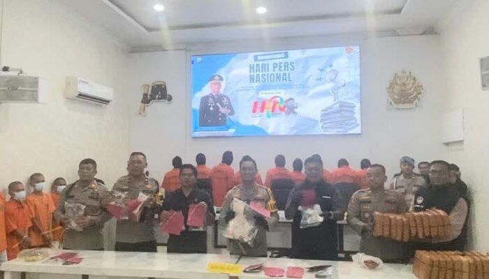 Polres Mandailing Natal Sita 121 Gram Sabu dan 24,7 Kilogram Ganja, 18 Tersangka Diamankan