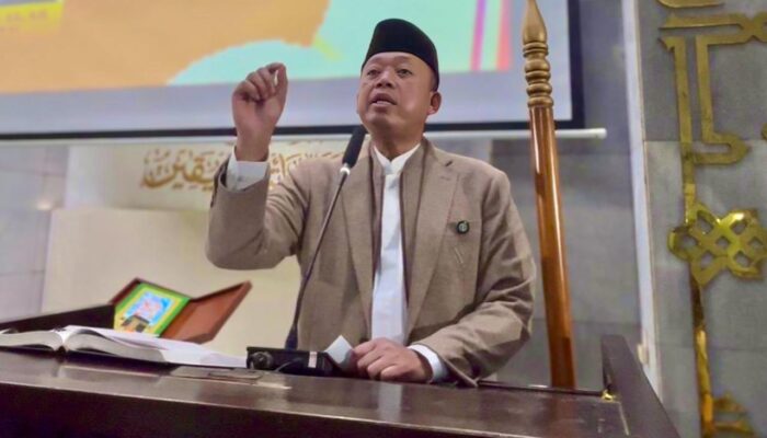 Kajian Tarawih di Masjid UI, Menteri Nusron Bicara Sanad Keilmuan dan Etika Kepemimpinan
