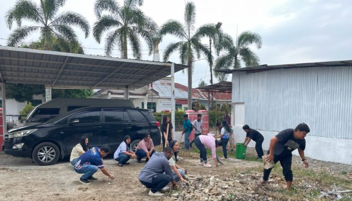 Jumat Bersih di Kantah Toba, Wujudkan Lingkungan Kerja Sehat dan Pererat Solidaritas Pegawai