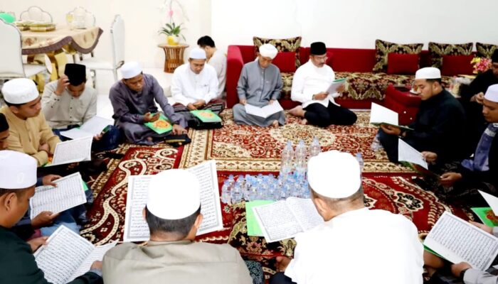 Santuni 61 Anak Yatim di Milad ke-61 Ketua TP PKK, Bupati Madina Doakan Umur Berkah